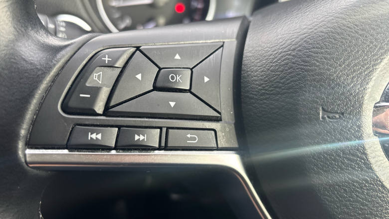 Nissan Qashqai 1.3 DiG-T Tekna 5dr Petrol Hatchback